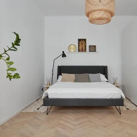 Days - 1bdr - Balcony - Workspace * Prag