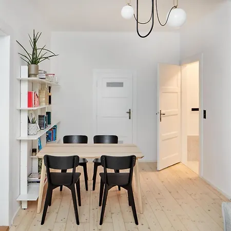 Days - 1bdr - Balcony - Workspace * Prag